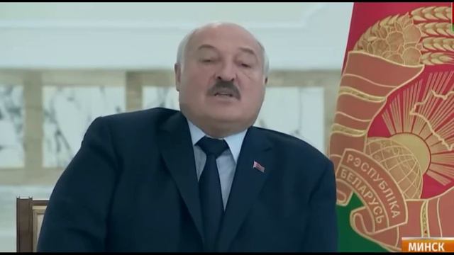 Лукашенко поет "Выйду на улицу". Белорусская народная песня. смотреть онлайн