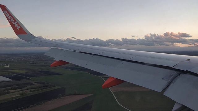 ✈ Windy Easyjet Crosswind Landing into Munich Storm "Eberhard" with A320-200 Sharklets смотреть онлайн