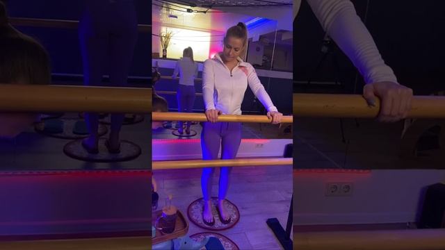 Как проходит практика гвоздестояния на досках садху в Мастерской Здоровья (Москва, Сокол, Зорге) смотреть онлайн