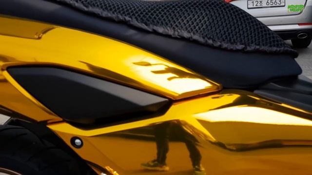 YAMAHA NMAX125 Gold Chrome Wrapping - 야마하 NMAX 125 골드크롬 전체랩핑 смотреть онлайн