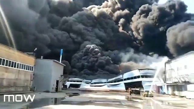 Пожар на складе лакокрасочной продукции в Самаре смотреть онлайн