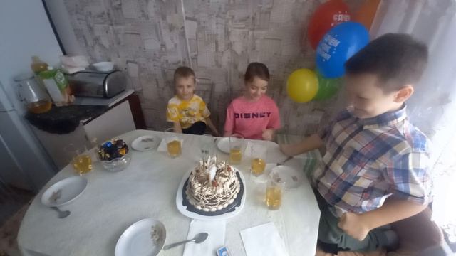 Maxiblog в теме и мы с ним в торговом центре снимаем видео смотреть видео онлайн Maxiblog Макси блог