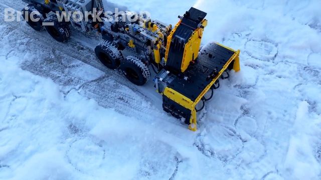 Massive Lego 8x8 RC Snow Blower WIP смотреть онлайн