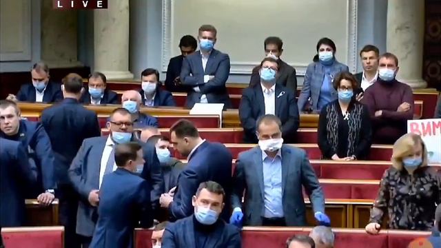 Сюмар у ВР розносить Зеленського - де він був? Він ****ом грав на роялі... смотреть онлайн