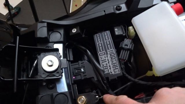 Установка смазчика цепи немецкой фирмы BEROTEC на африку твин CRF 1100. смотреть онлайн