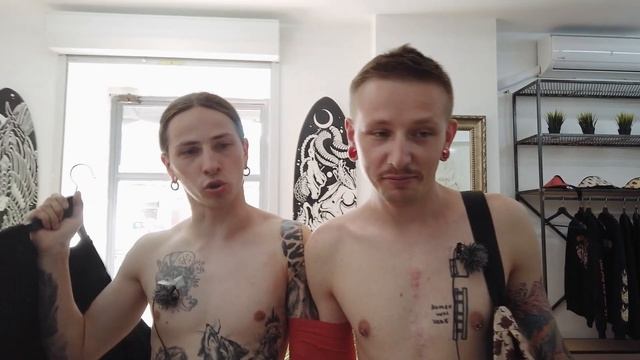 ПРИШИЛ К СЕБЕ ДЕДА | СИАМСКИЕ БЛИЗНЕЦЫ НА 24 ЧАСА ЧЕЛЛЕНДЖ смотреть онлайн