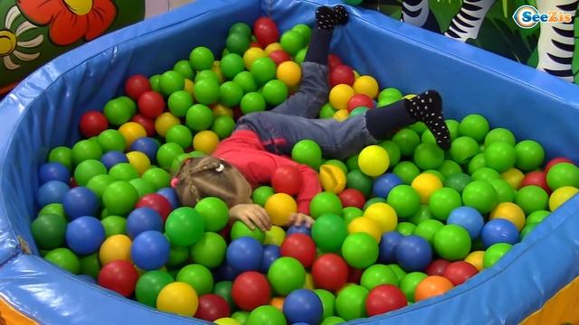 Кукла Ненуко. Ярослава в Детском Развлекательном Центре. Видео для детей. Посылка для Ярославы смотреть онлайн