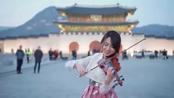 back in time...the moon that embraces the sun😘