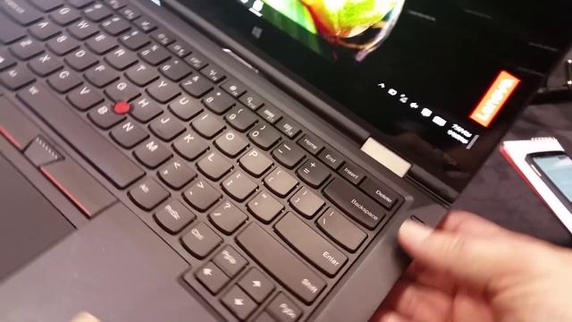 Notebook Lenovo X1 Yoga s OLED displejem [CES] смотреть онлайн