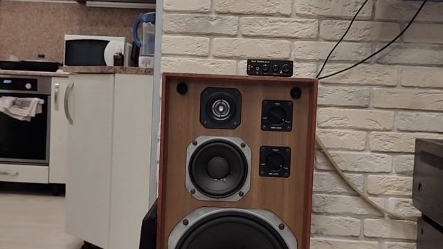 Yamaha NS-650 + Onkyo Integra A-810 смотреть онлайн