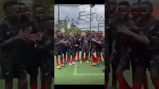 ' Beautiful Game ' - LaNesra mix 'Your defence is in trouble, Nketiah In The Room' смотреть онлайн