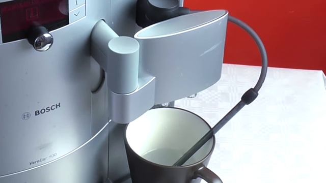 Bosch VeroBar 100 Milchschaum-System reinigen смотреть онлайн