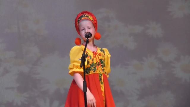 Иванова Елизавета - солистка детского ансамбля русской песни "Ладушки", песня "Канарейка" смотреть онлайн