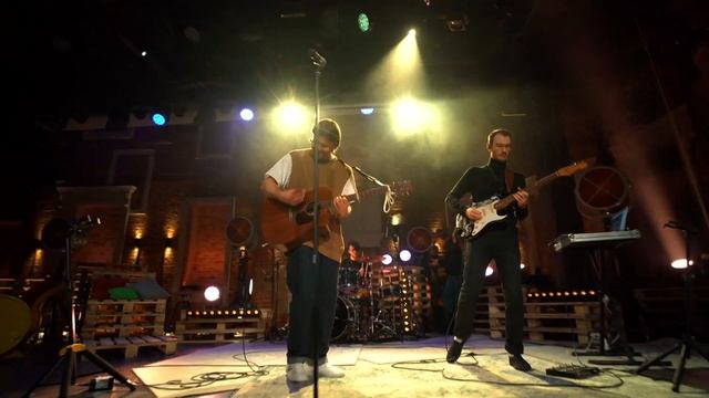 VLNY – Безо всякой любви (live at Artmechanica) смотреть онлайн