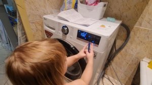 стиральная машина LG F2V3GS первое включение