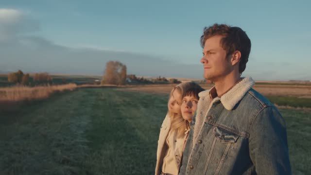 Creedence Clearwater Revival - Have You Ever Seen The Rain (Official) смотреть онлайн