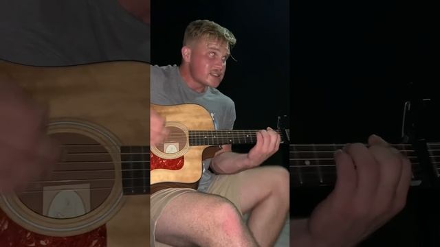 Zach Bryan - Heading South смотреть онлайн