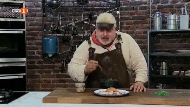 Риба с печен доматен сос и риба на пара с картофена салата- 