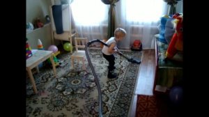 Малыш и страшный пылесос.