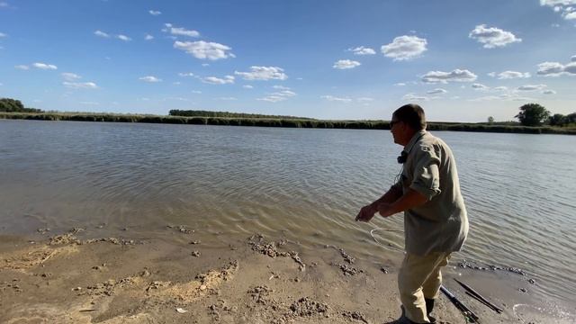 Такие поклёвки... а САЗАНЫ - Мутанты! Рыбалка 2020 озеро. смотреть онлайн