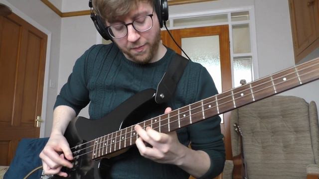 Jazzy Piccolo Bass Solo ("Clown Car") смотреть онлайн