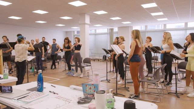 FROZEN North America Tour - First Day Back in Rehearsals смотреть онлайн