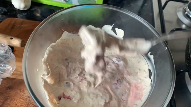 От такой жареной печени, никто не откажется. Жареная печень в особом маринаде. ? смотреть онлайн