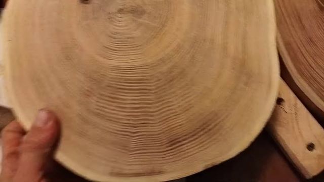 Зачем резать дерево на тонкие круги？ Почему оно так дороже？Зачем резать дерево на тонкие круги? Поче смотреть онлайн