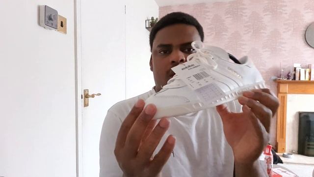 Adidas originals HAMBURG first impressions смотреть онлайн