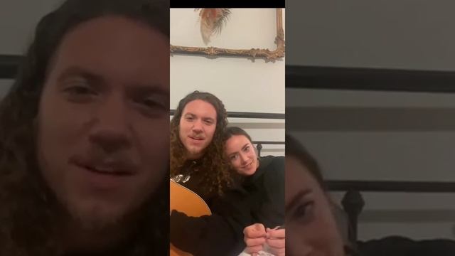 Brandon Lake Sings Almond Eyes On IG Live (03.01.21) смотреть онлайн
