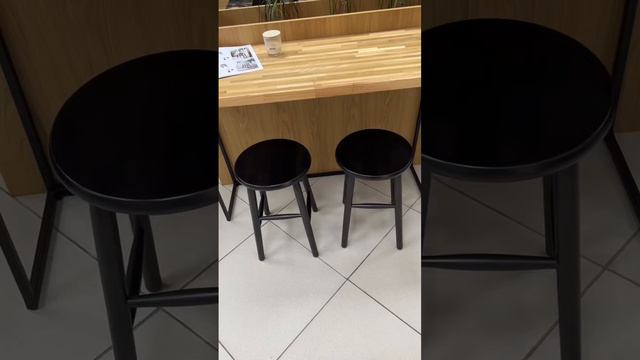 Наши чудесные барные стулья из 100% массива березы дополнят любой интерьер✨ Есть разной высоты📏