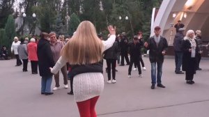 СПРЯЧЬ ЗА ВЫСОКИМ ЗАБОРОМ ДЕВЧОНКУ, ВЫКРАДУ ВМЕСТЕ С ЗАБОРОМ!???/ТАНЦЫ В ПАРКЕ ГОРЬКОГО ХАРЬКОВ 202