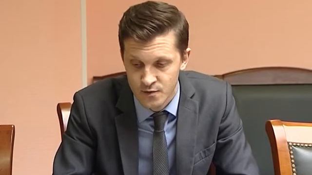 Чье имя носит улица Комарова? смотреть онлайн