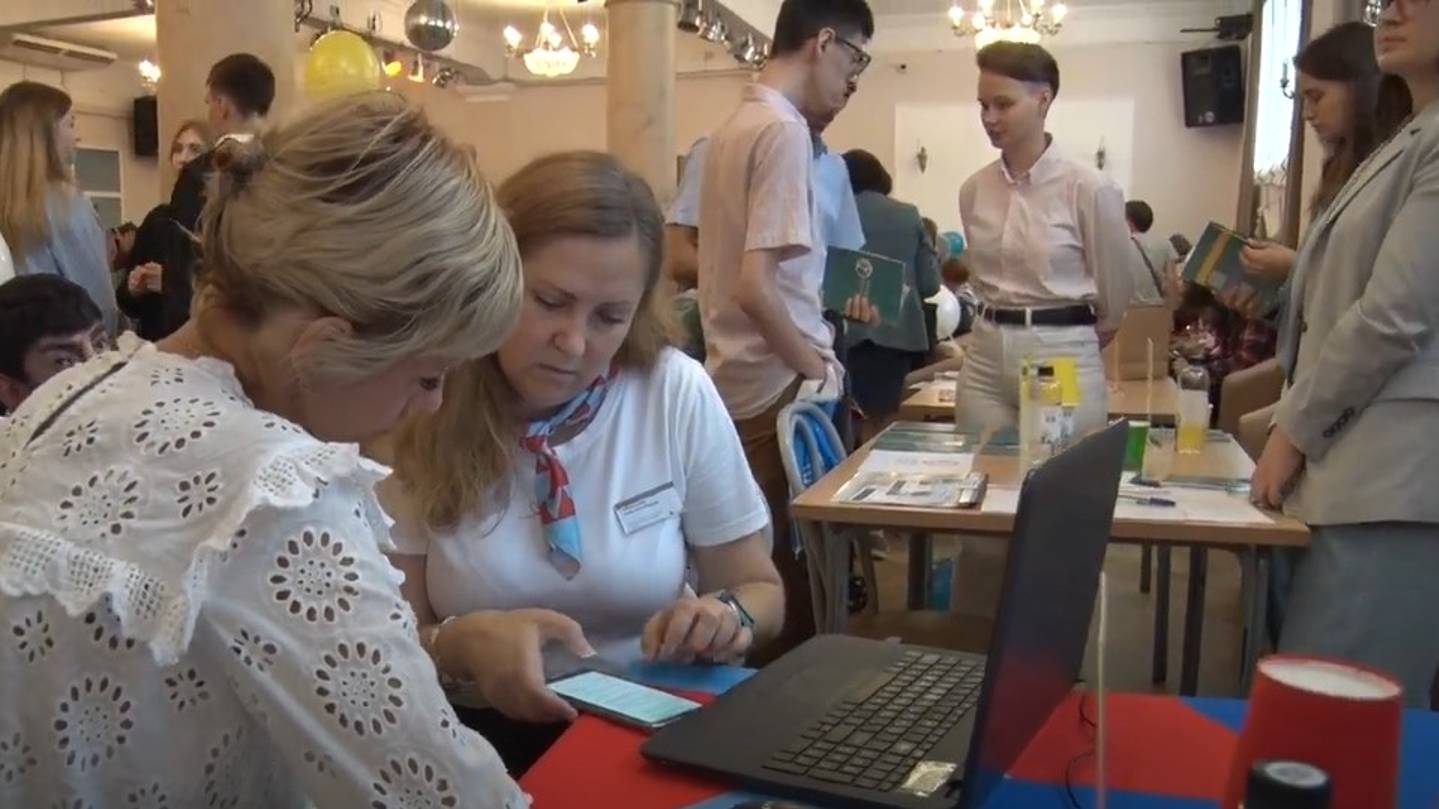 Ярмарка вакансий в Невском районе. 12 сентября 2024 г. смотреть онлайн