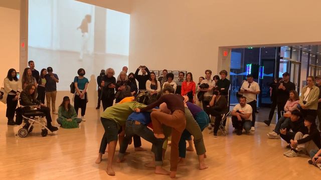 Simone Forti at MOCA apr1 Dance Performance смотреть онлайн