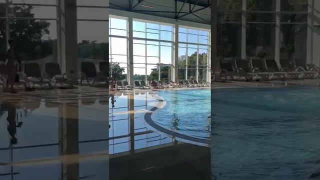Крытый аквапарк в отеле "ALEAN FAMILY BIARRITZ" смотреть онлайн