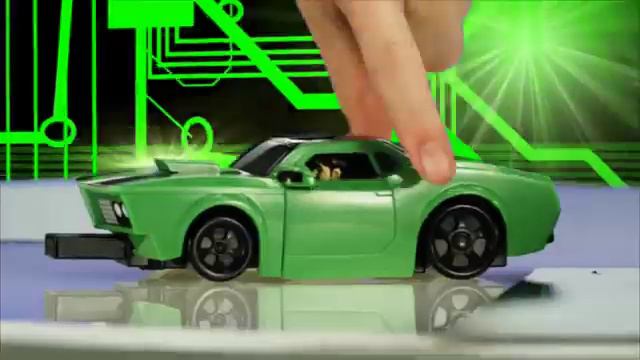 Ben 10 Ultimate Alien - Rust Bucket and Alien Crash Vehicles смотреть онлайн