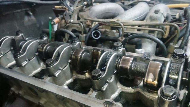 Replacing Timing Chain On Mercedes OM601 Engine - W201, 190D 2.0D