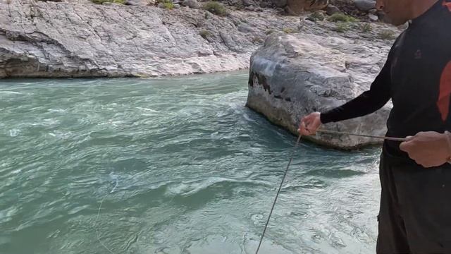 "The Perfect Catch: Husband Teaches Wife to Fish!" смотреть онлайн