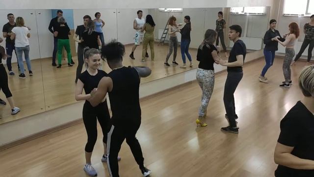 Урок бачаты от Эдельмиро 07.07.2019 смотреть онлайн