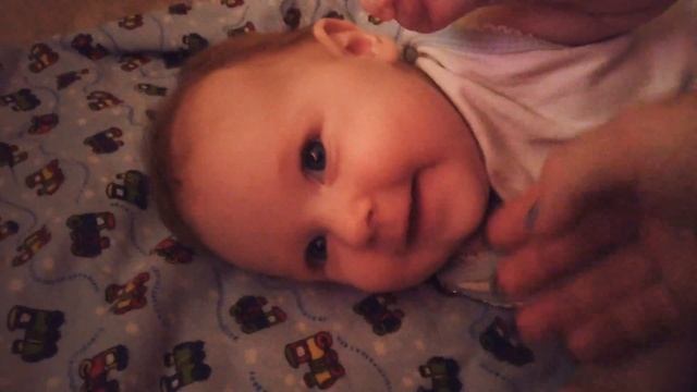 Заливной смех малышки смотреть онлайн