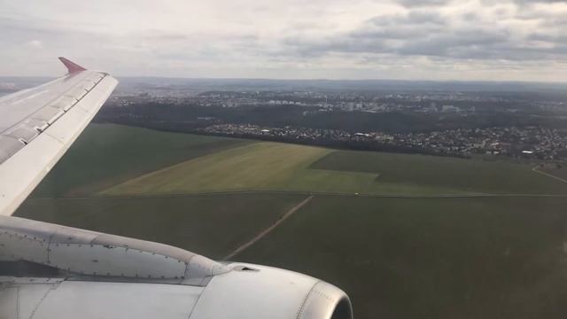 Посадка в аэропорту Праги, а/к Ural Airlines Airbus A-320