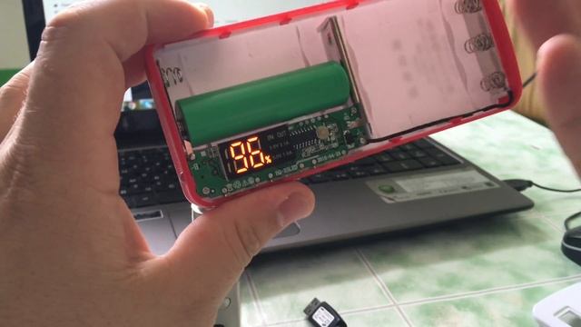 Обзор ( Power Bank TOMO v8-4) Box DIY KIT на 5 аккумуляторах 18650 лайфхак Сумка Наклейки 1ч смотреть онлайн