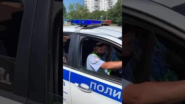 гаишники остановили на детский самокат