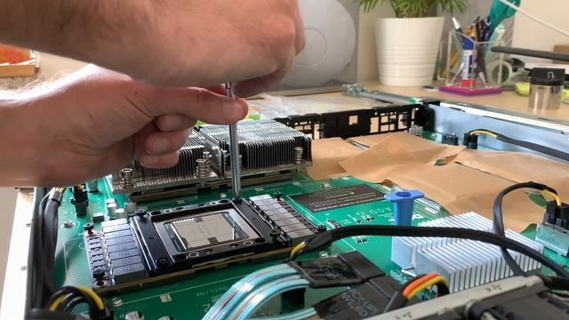 NVIDIA Tesla V100 SXM2 installation ASMR смотреть онлайн