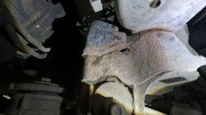 Тойота Ноах с проблемным подрамником.