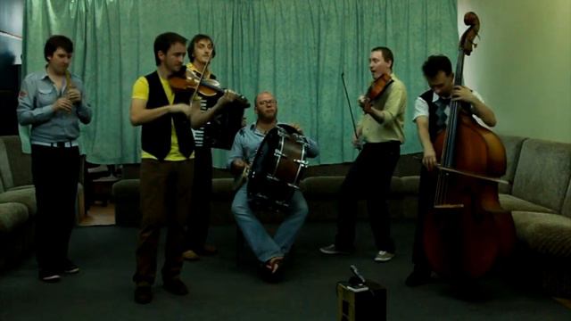 Veseli Vujky - ''TRAM-TRAM'' ukrainian music смотреть онлайн