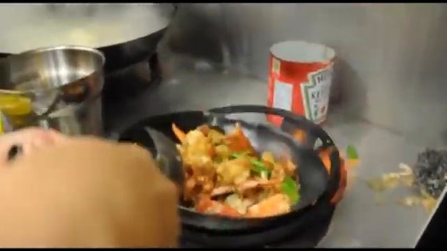 Big-Ass Lobster - Kung Fu Cooking смотреть онлайн