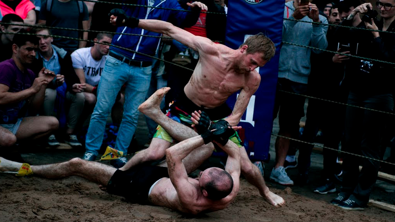 ШИНОМОНТАЖНИК против Бойца ММА смотреть онлайн