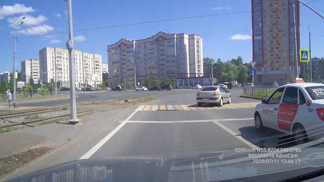 № 50 Проезд на запрещающий сигнал светофора у871ех/116 смотреть онлайн